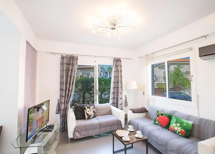 Papantonia * Protaras