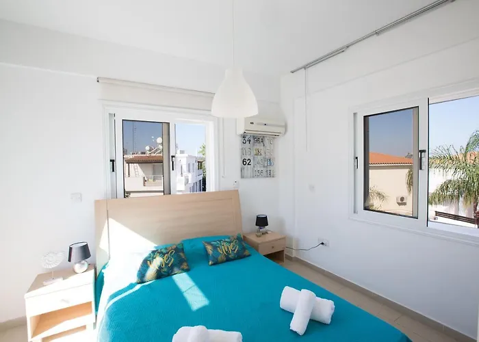 Willa Papantonia Protaras