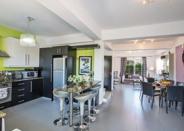 Willa Papantonia Protaras